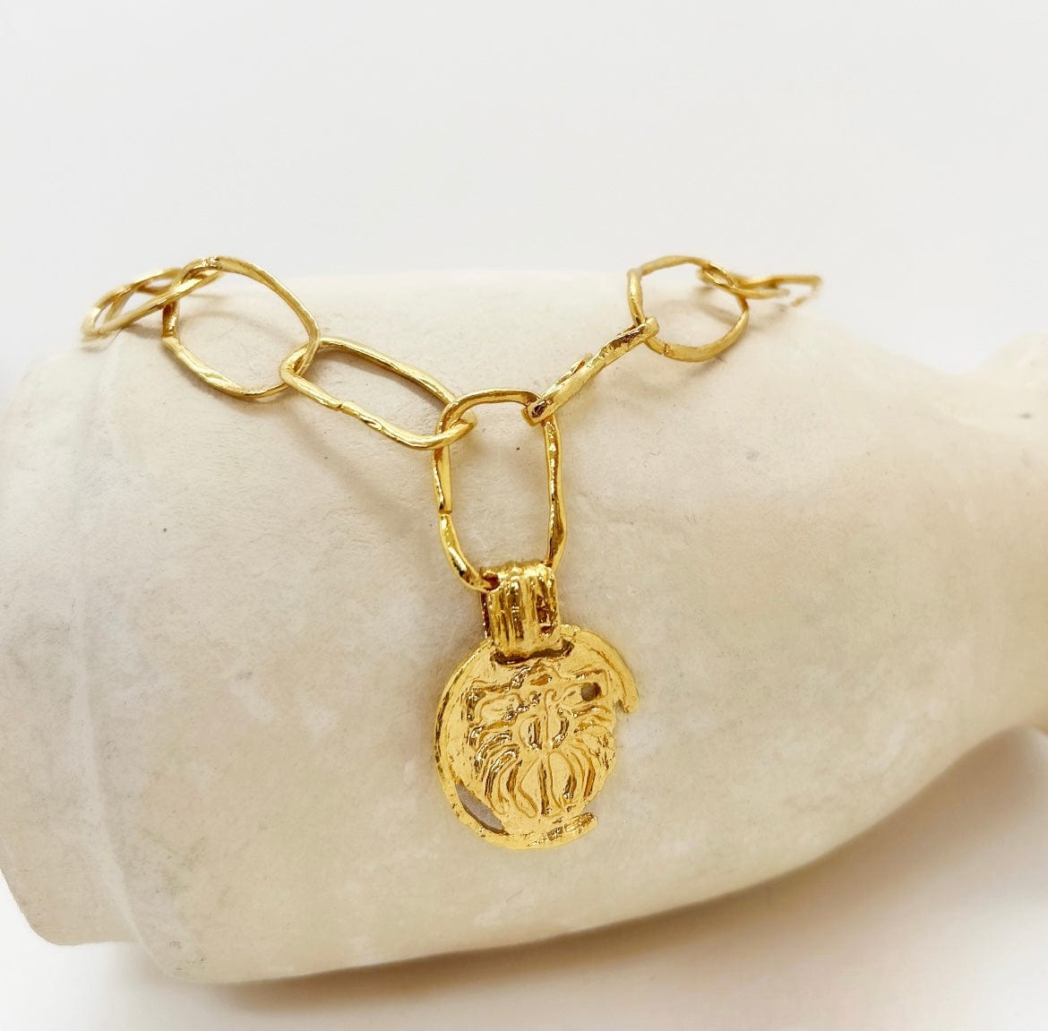 Elise Tsikis Paris Collier Geraja - archive