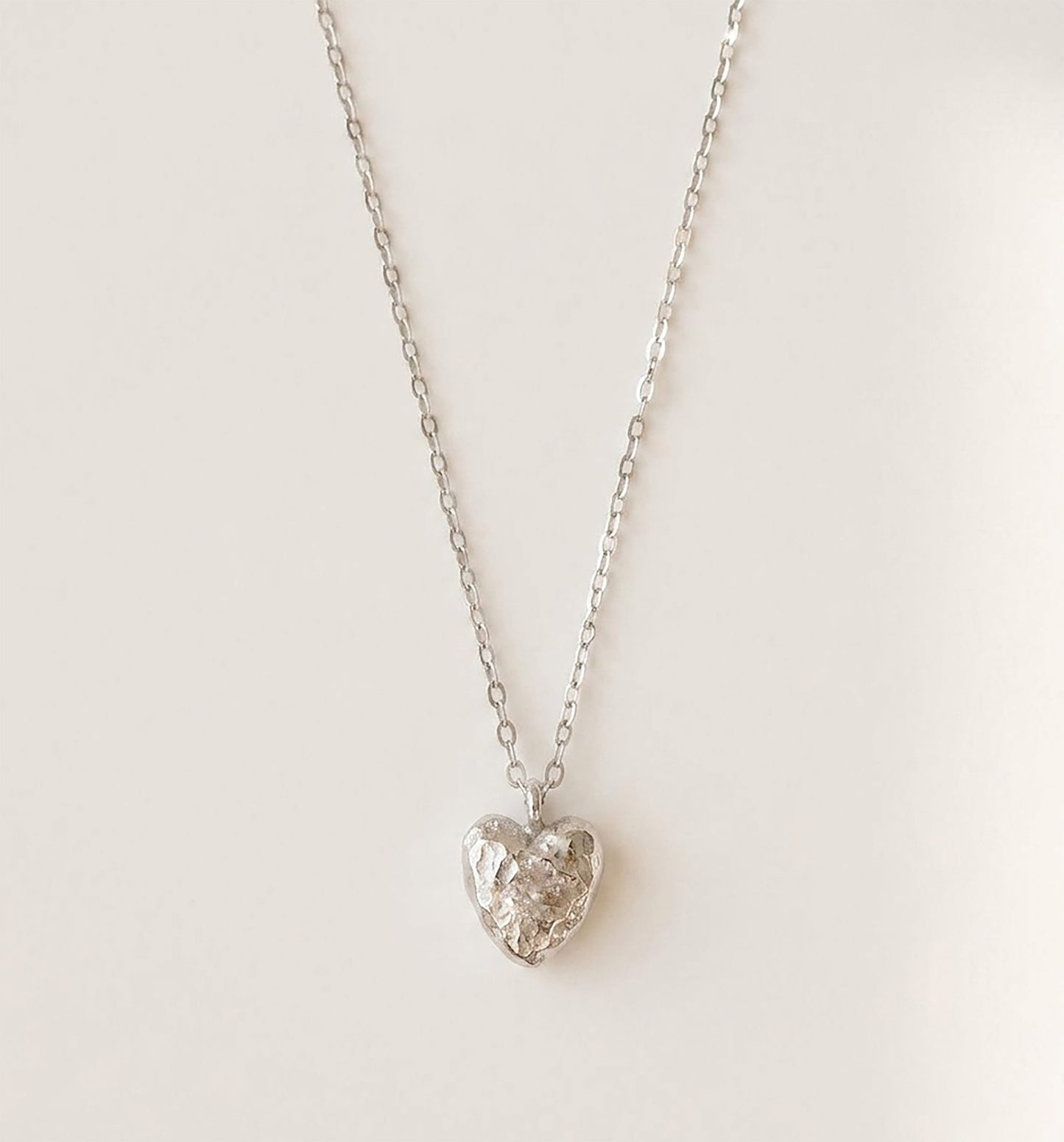 Elise Tsikis Paris Collier Hory