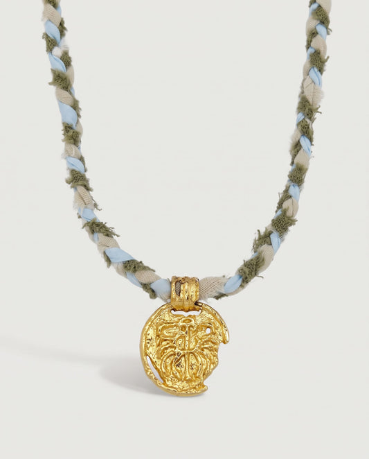 Elise Tsikis Paris Collier Ioannis bleu