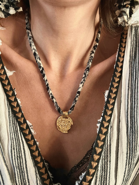 Elise Tsikis Paris Collier Ioannis vichy