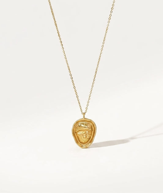 Elise Tsikis Paris Collier KARI - archive
