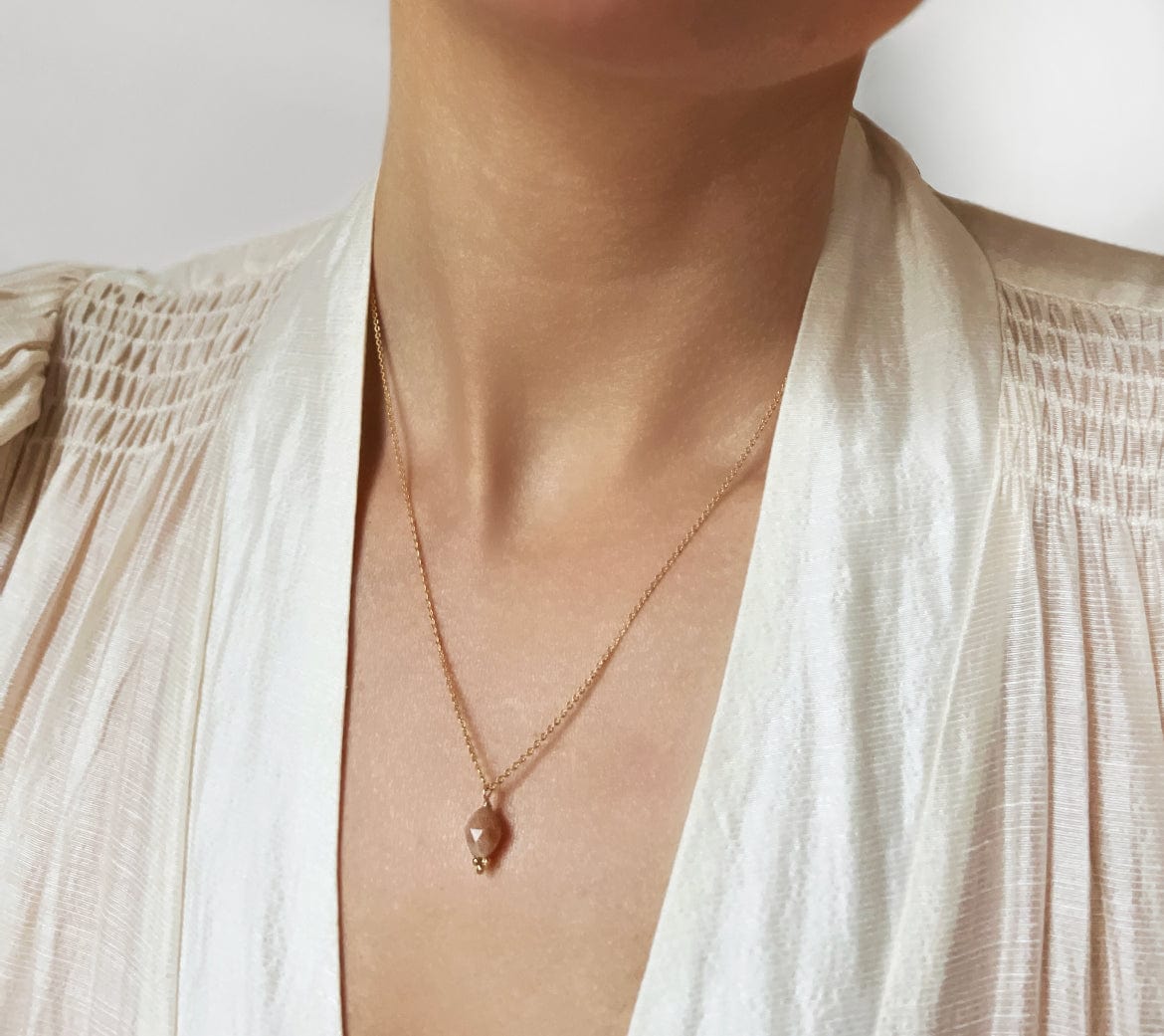 Elise Tsikis Paris Collier Kava - archive