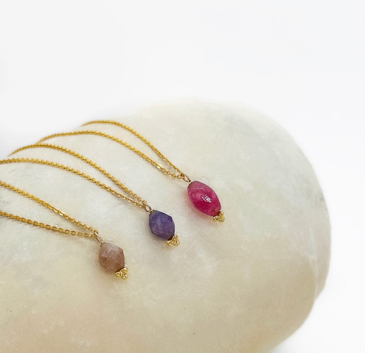 Elise Tsikis Paris Collier Kava - archive