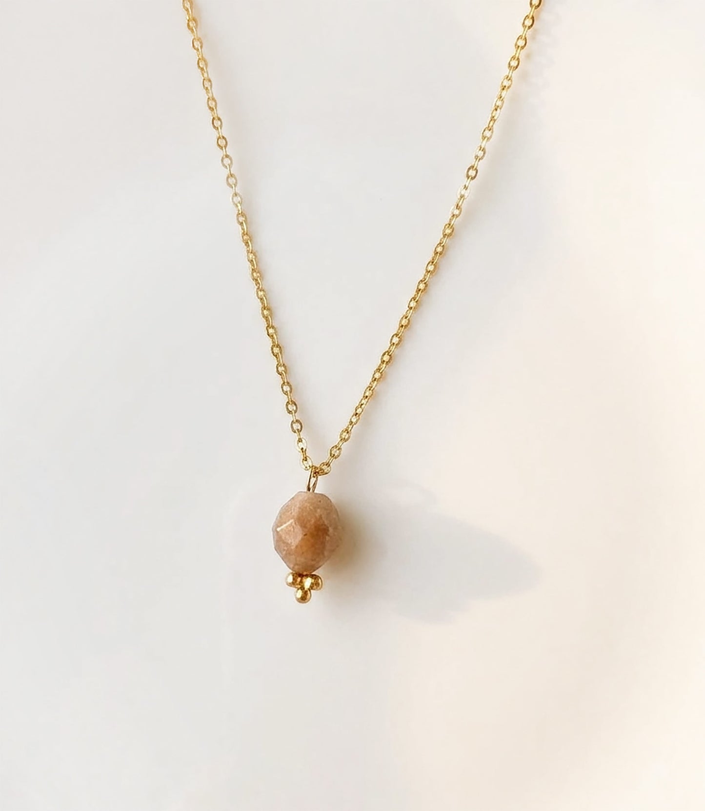 Elise Tsikis Paris Collier Kava - archive