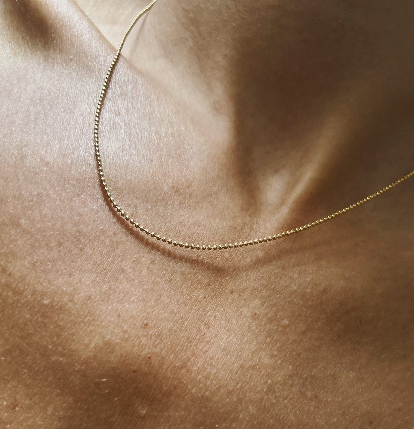 Elise Tsikis Paris Collier Leonio