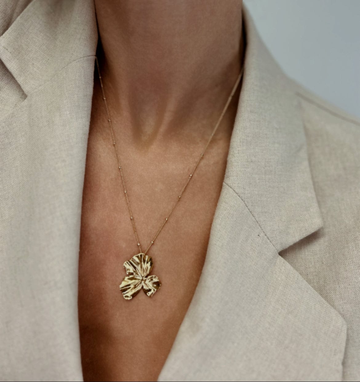 Elise Tsikis Paris Collier Mantéia