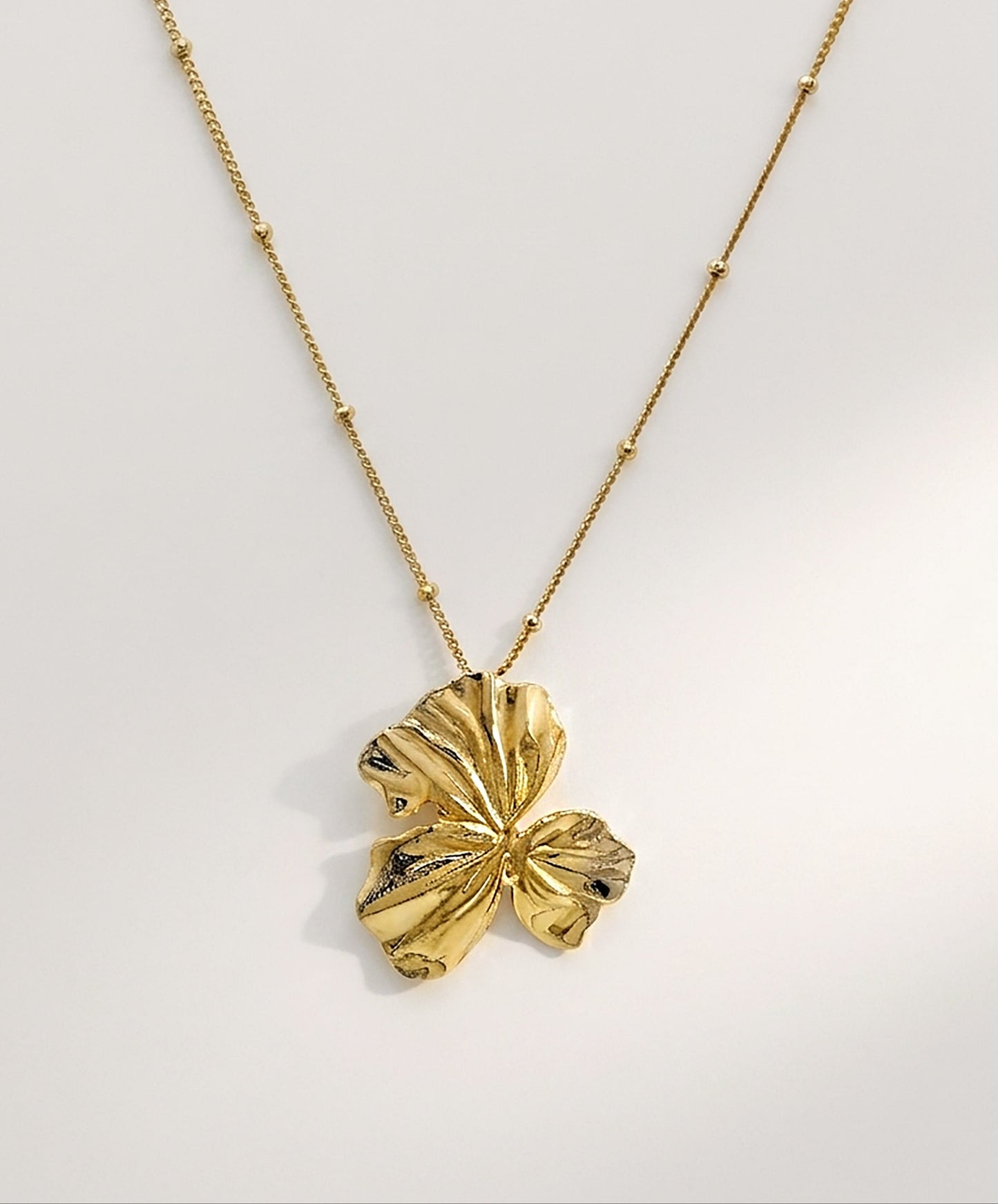 Elise Tsikis Paris Collier Mantéia