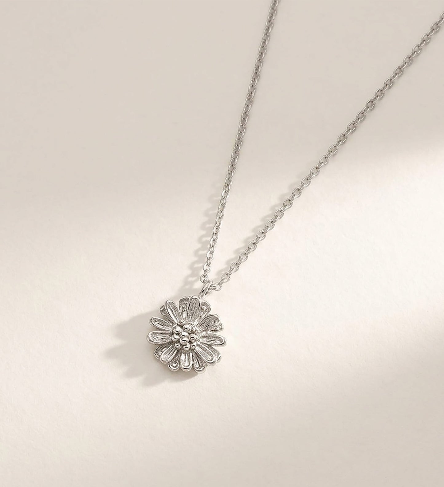 Elise Tsikis Paris Collier Marguerite