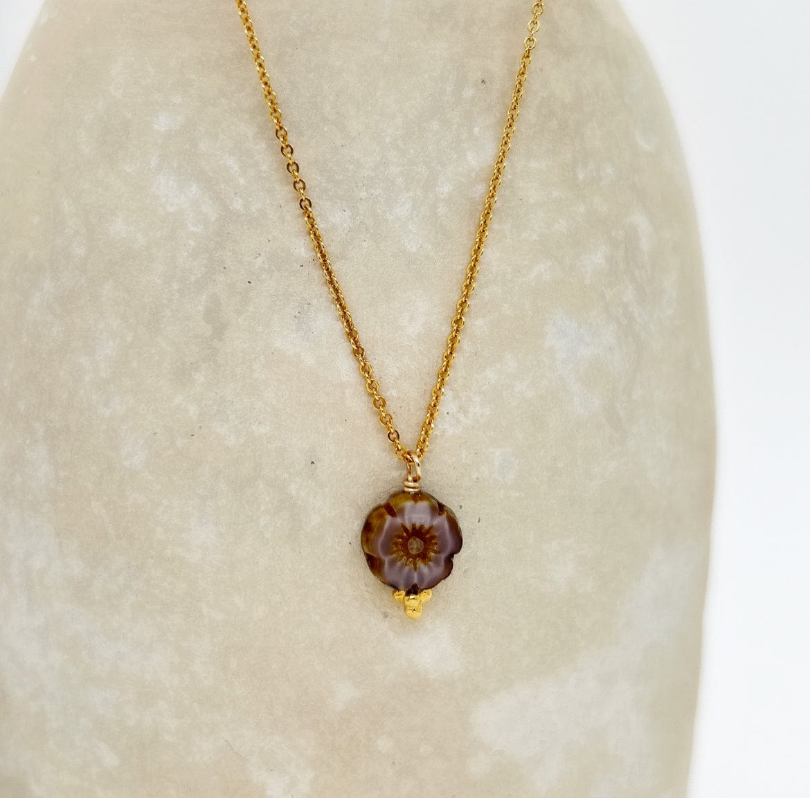 Elise Tsikis Paris Collier Millas - archive