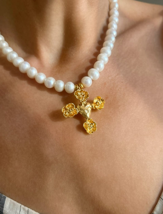 Elise Tsikis Paris Collier Noro - archive