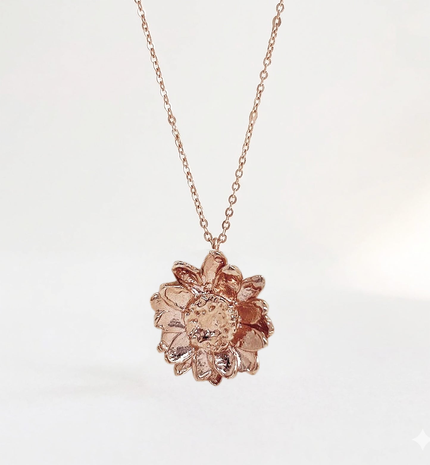 Elise Tsikis Paris Collier Oydes - archive