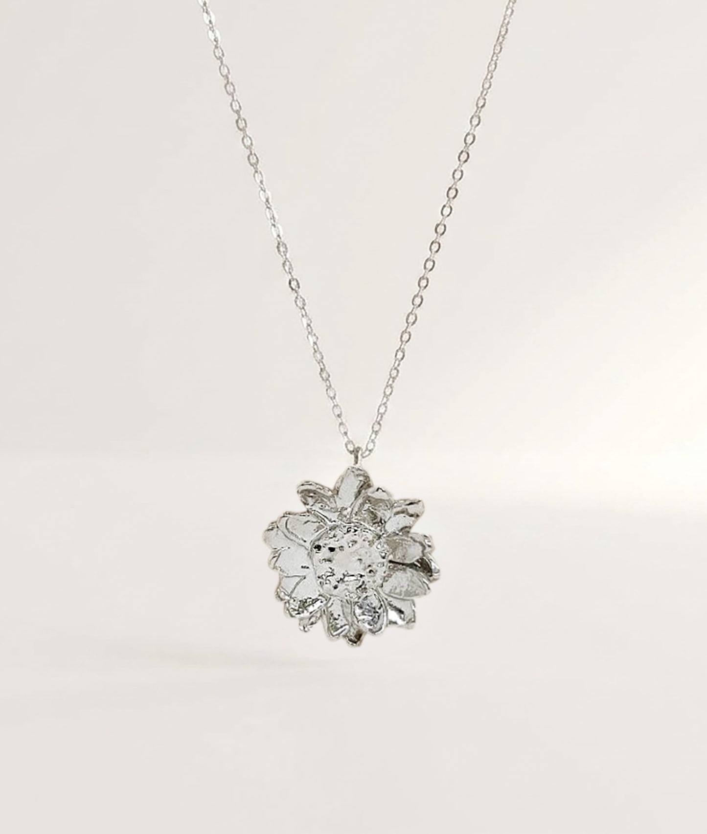 Elise Tsikis Paris Collier Oydes - archive