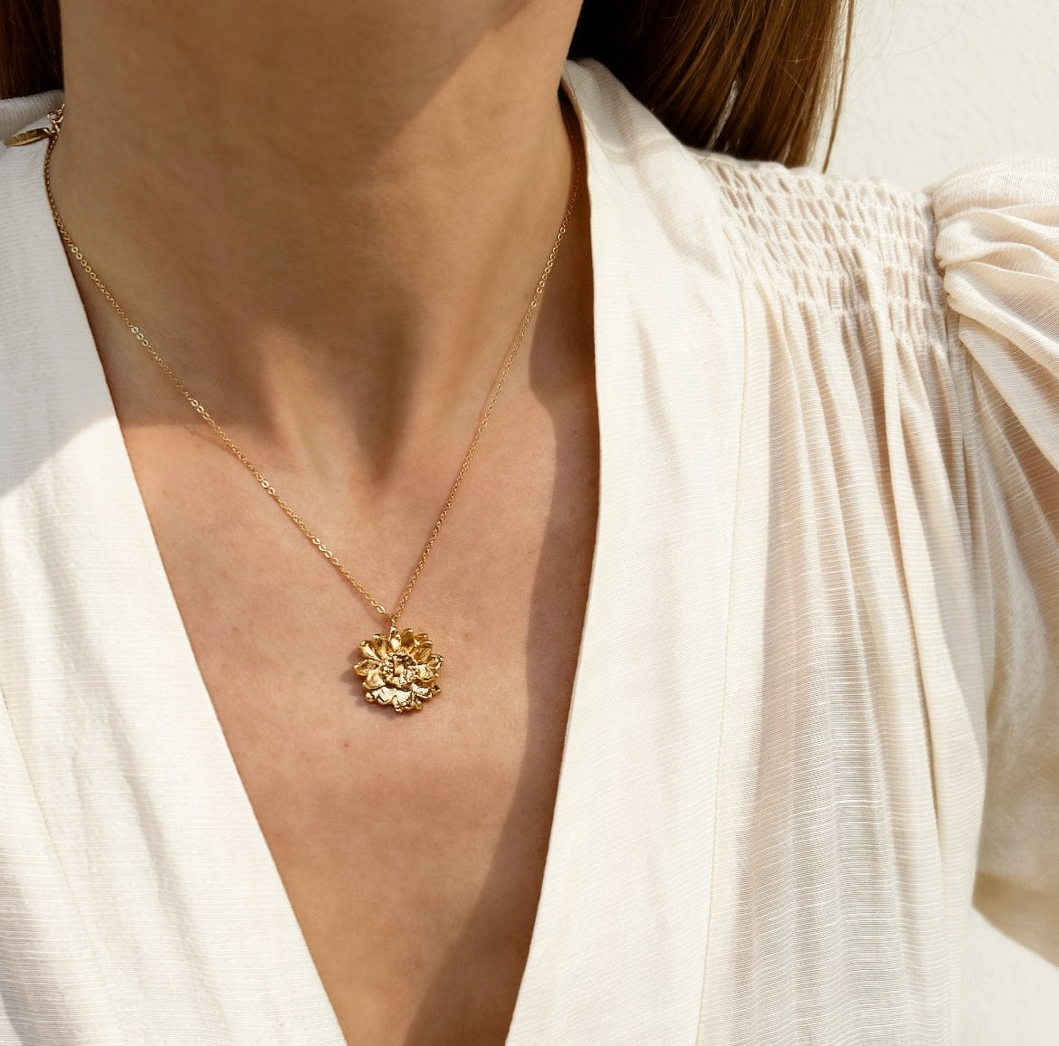 Elise Tsikis Paris Collier Oydes - archive