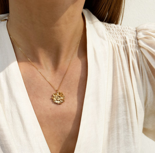 Elise Tsikis Paris Collier Oydes - archive
