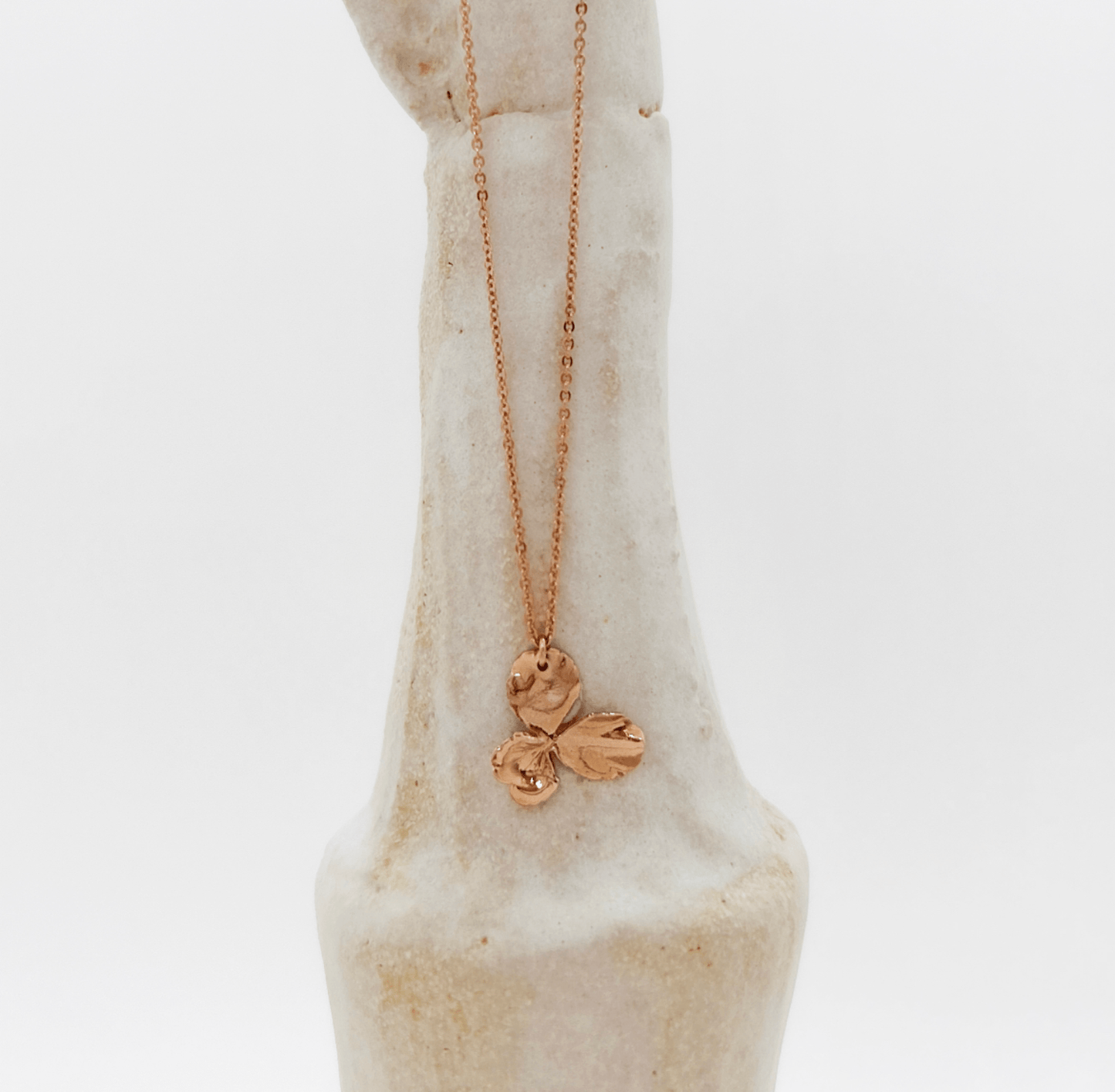 Elise Tsikis Paris Collier Pensee