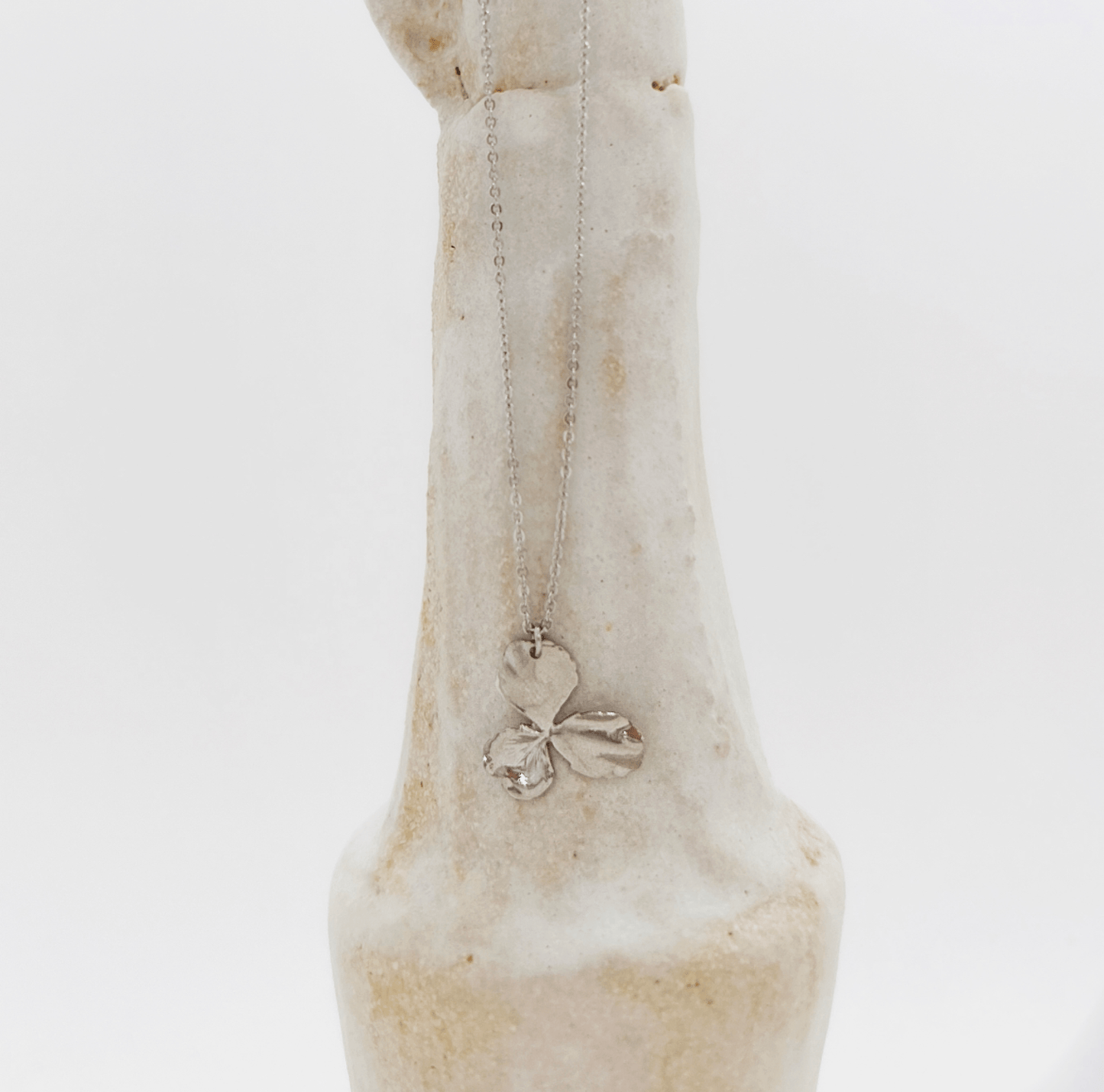 Elise Tsikis Paris Collier Pensee