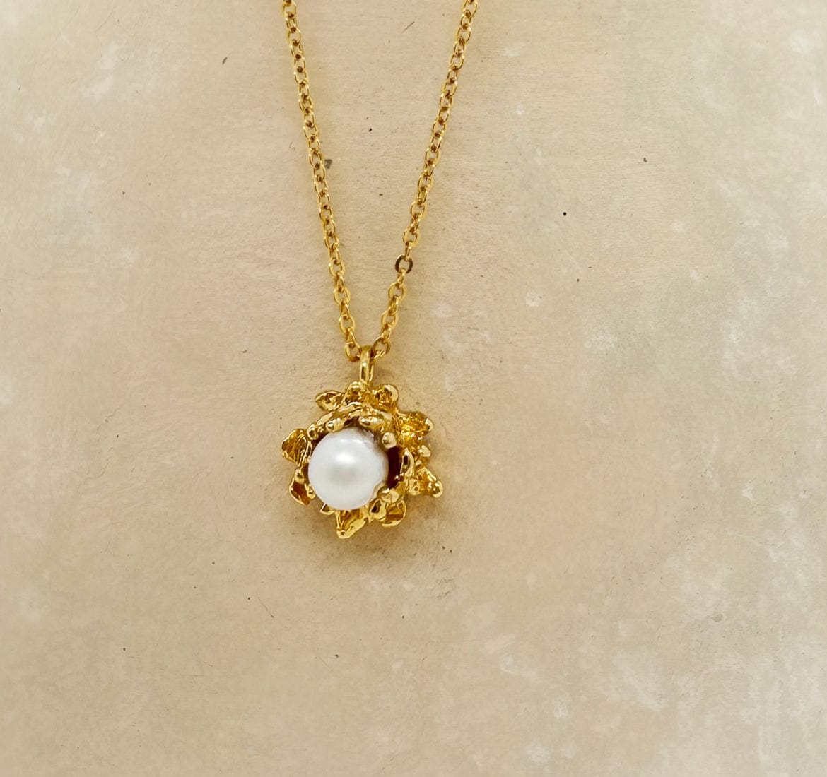 Elise Tsikis Paris Collier Pivoine