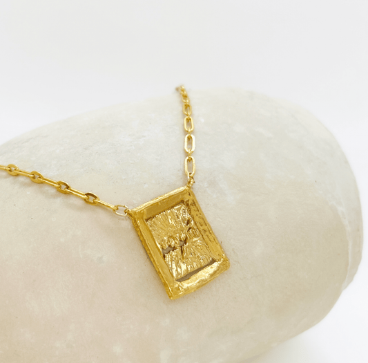 Elise Tsikis Paris Collier Prastia - archive