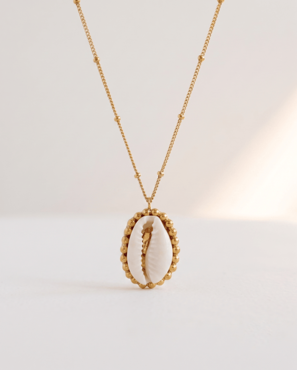 Elise Tsikis Paris Collier Sadri - archive