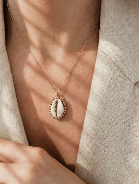 Elise Tsikis Paris Collier Sadri - archive