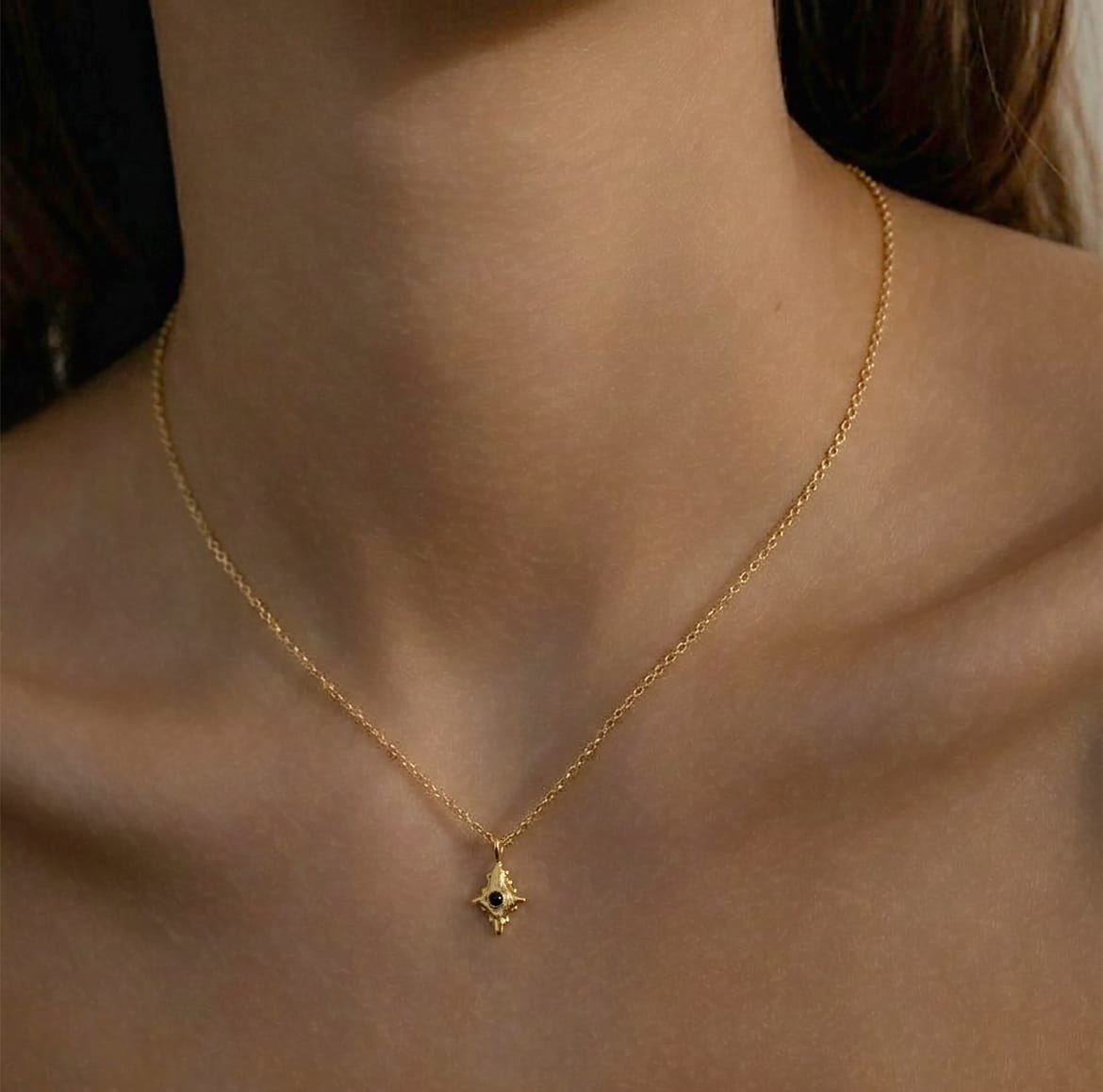 Elise Tsikis Paris Collier Satelli - archive