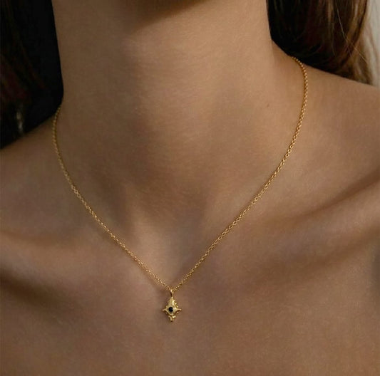 Elise Tsikis Paris Collier Satelli - archive