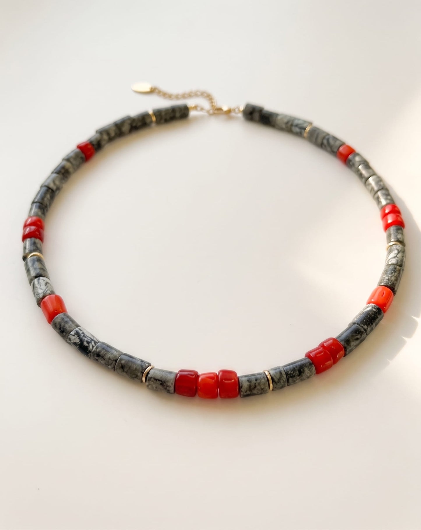 Elise Tsikis Paris Collier Satres