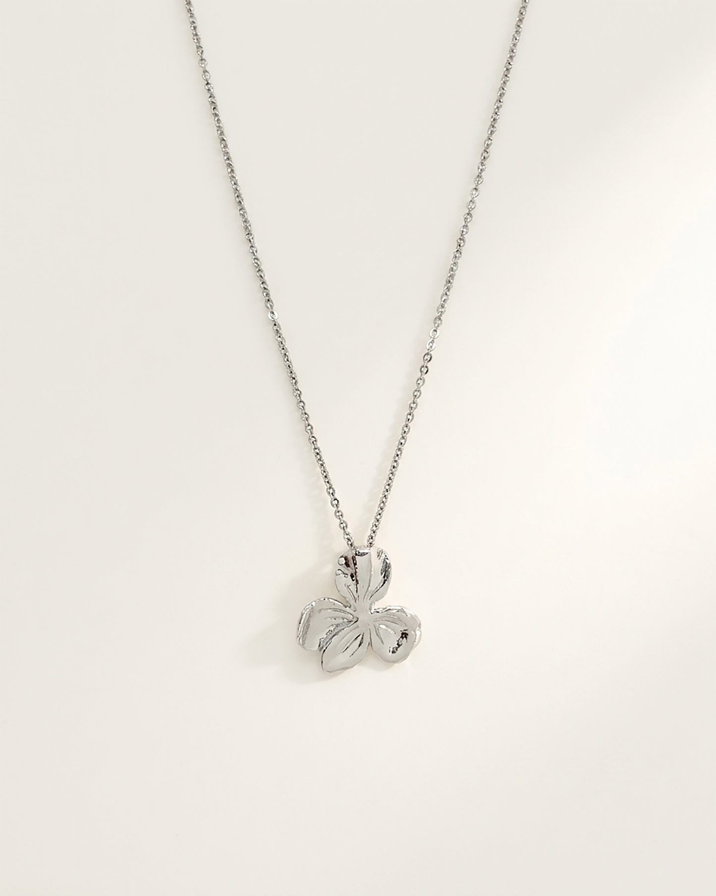 Elise Tsikis Paris Collier Silane