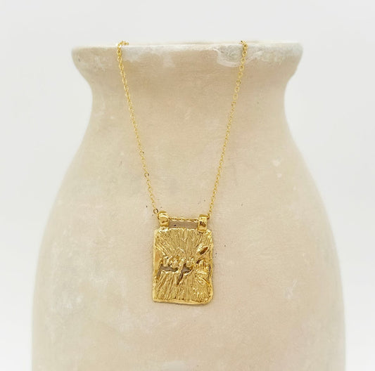 Elise Tsikis Paris Collier Tigani - archive