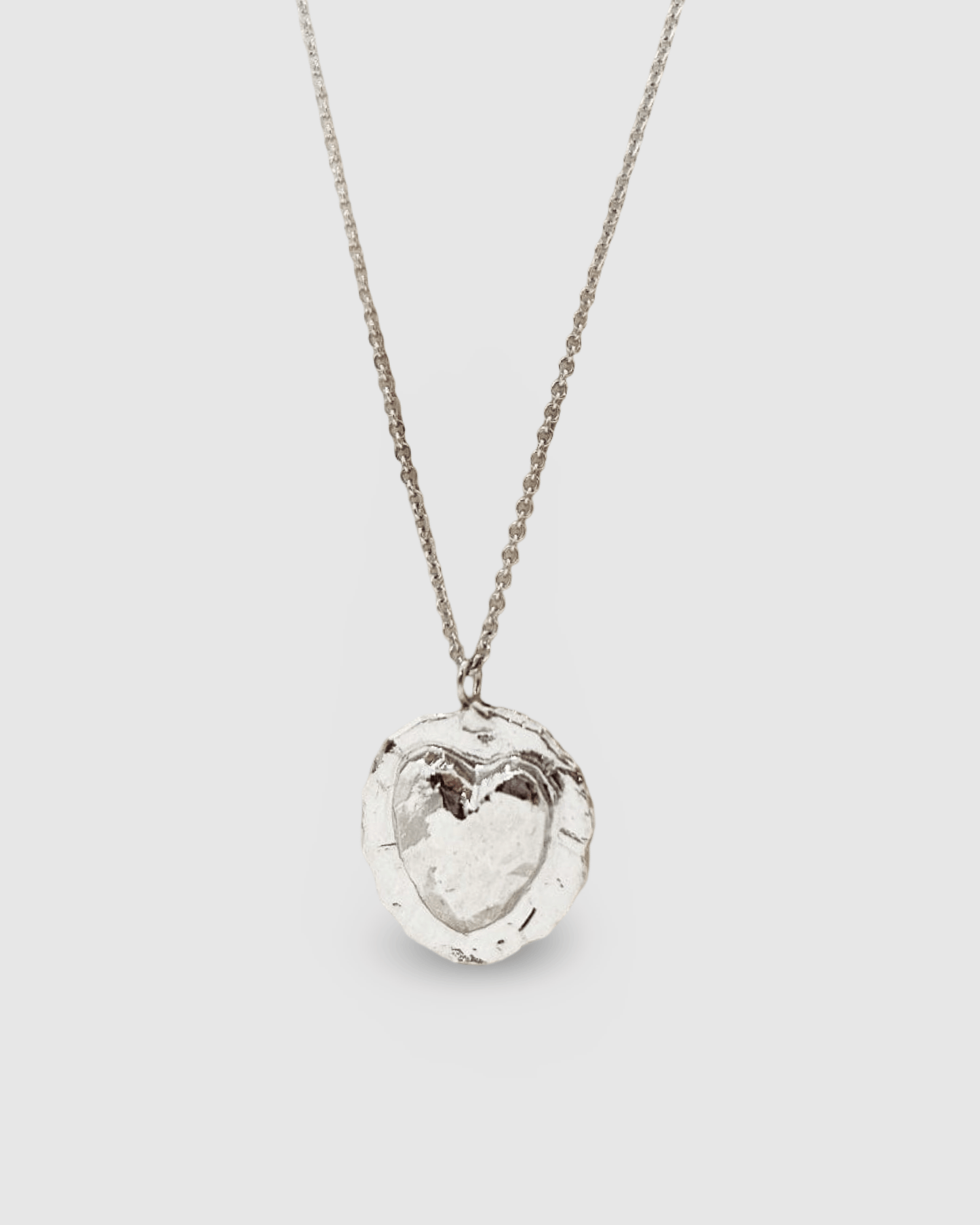 Elise Tsikis Paris Collier Travia