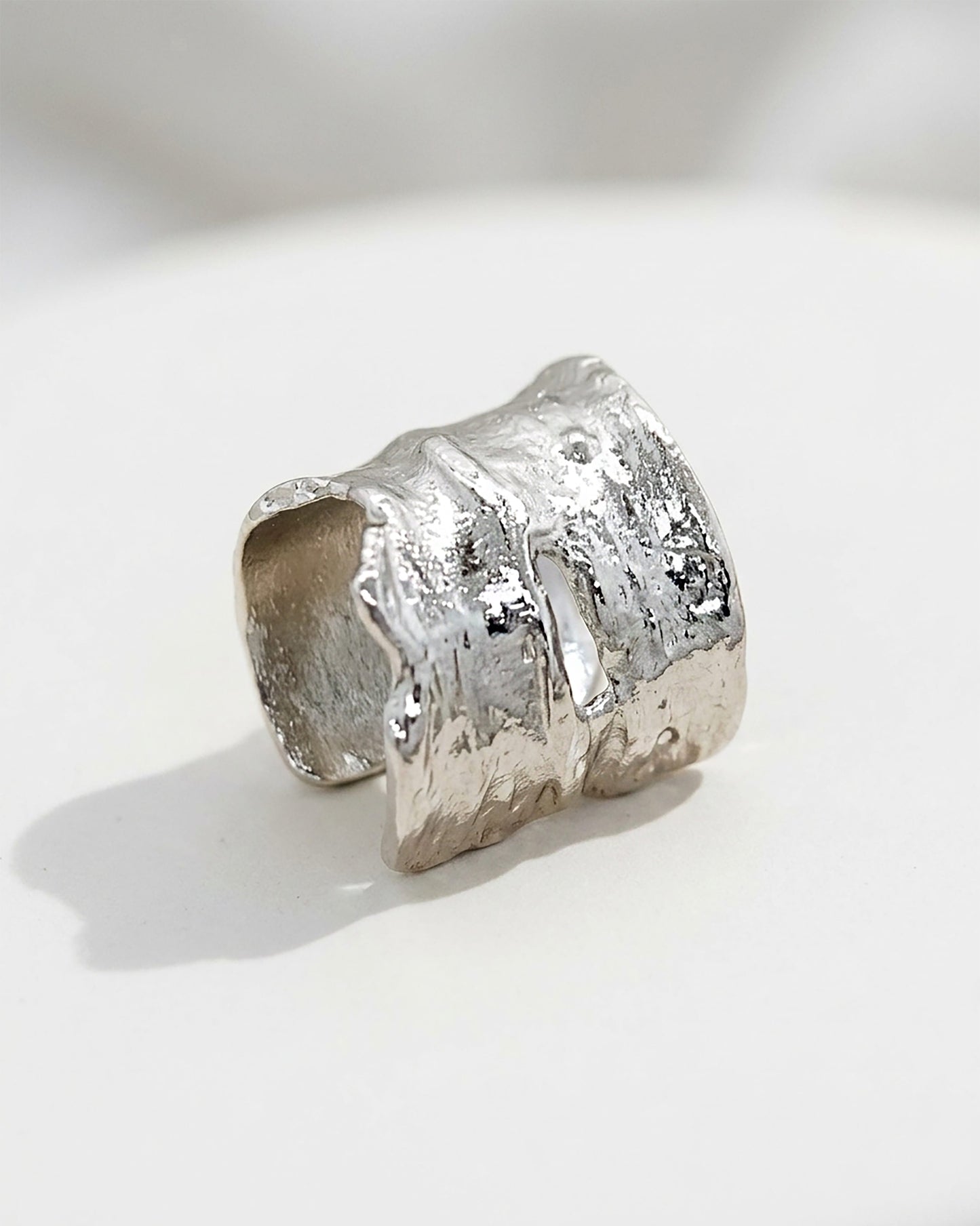 Elise Tsikis Paris Earcuff Chenea - archive