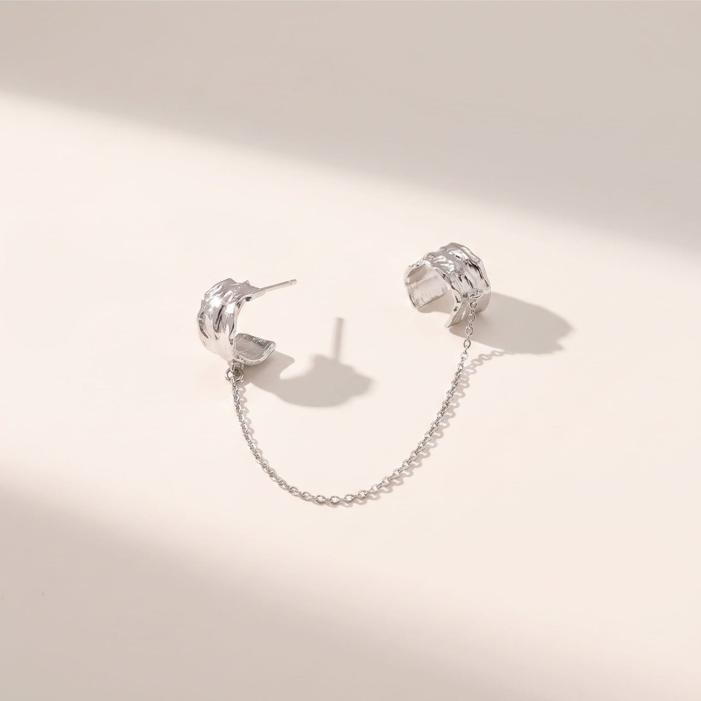 Elise Tsikis Paris Earcuff Lina