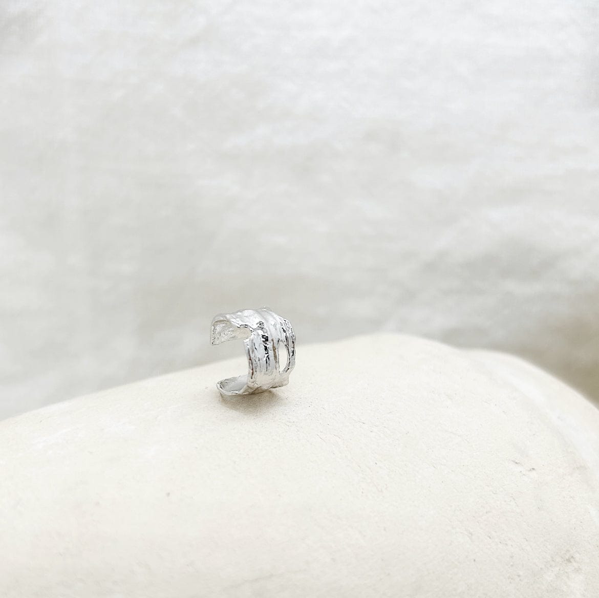 Elise Tsikis Paris Earcuff Peni