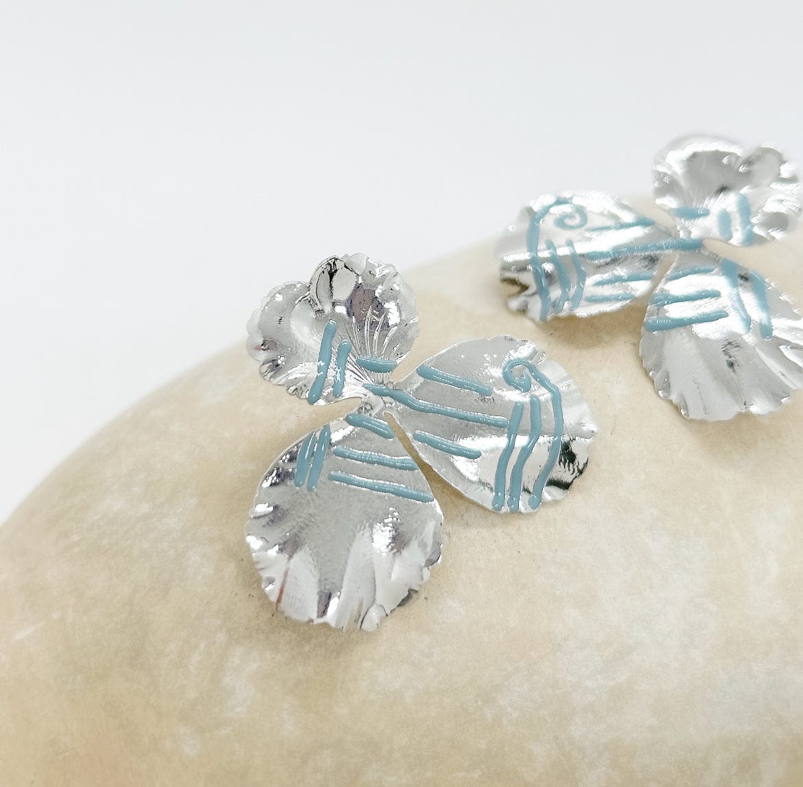 Elise Tsikis Paris Pensee médium Elise Tsikis x Dalel Ouasli - archive