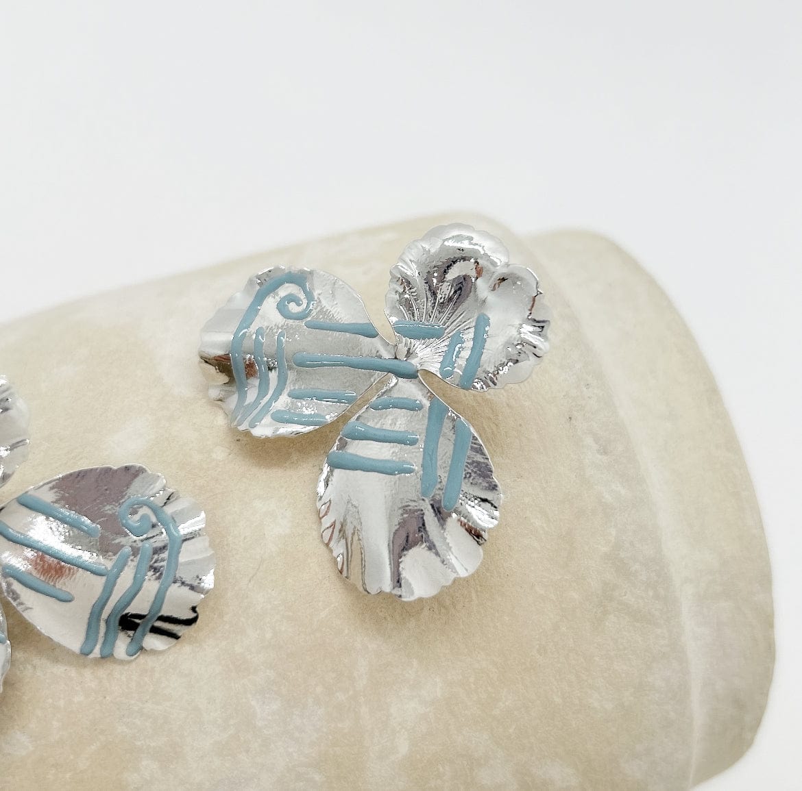 Elise Tsikis Paris Pensee médium Elise Tsikis x Dalel Ouasli - archive