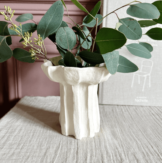 Elise Tsikis Paris Vase Patras moyen