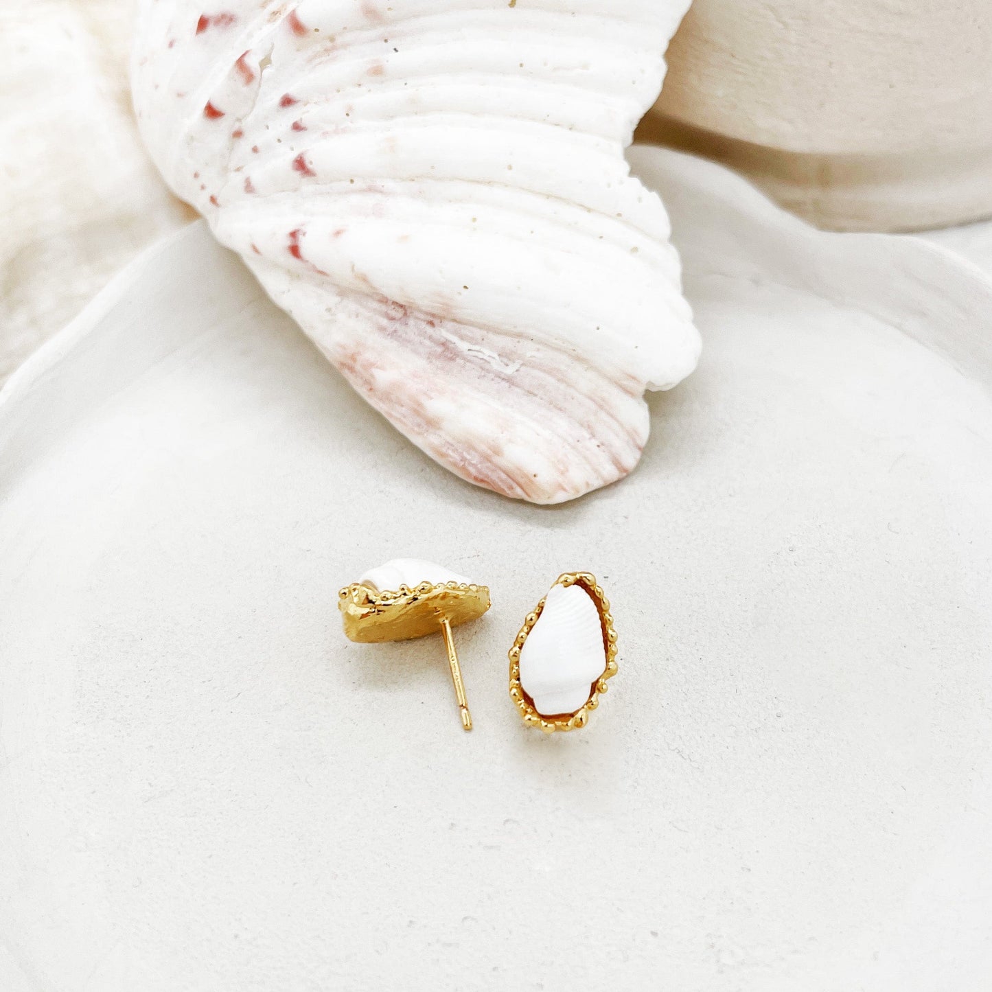 Elise Tsikis Paris Boucles d'oreilles Bruine