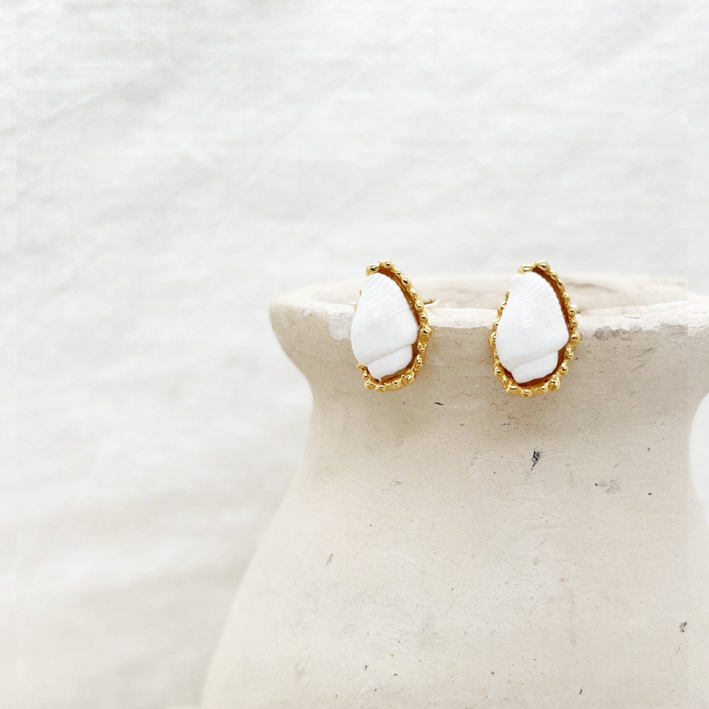 Elise Tsikis Paris Boucles d'oreilles Bruine