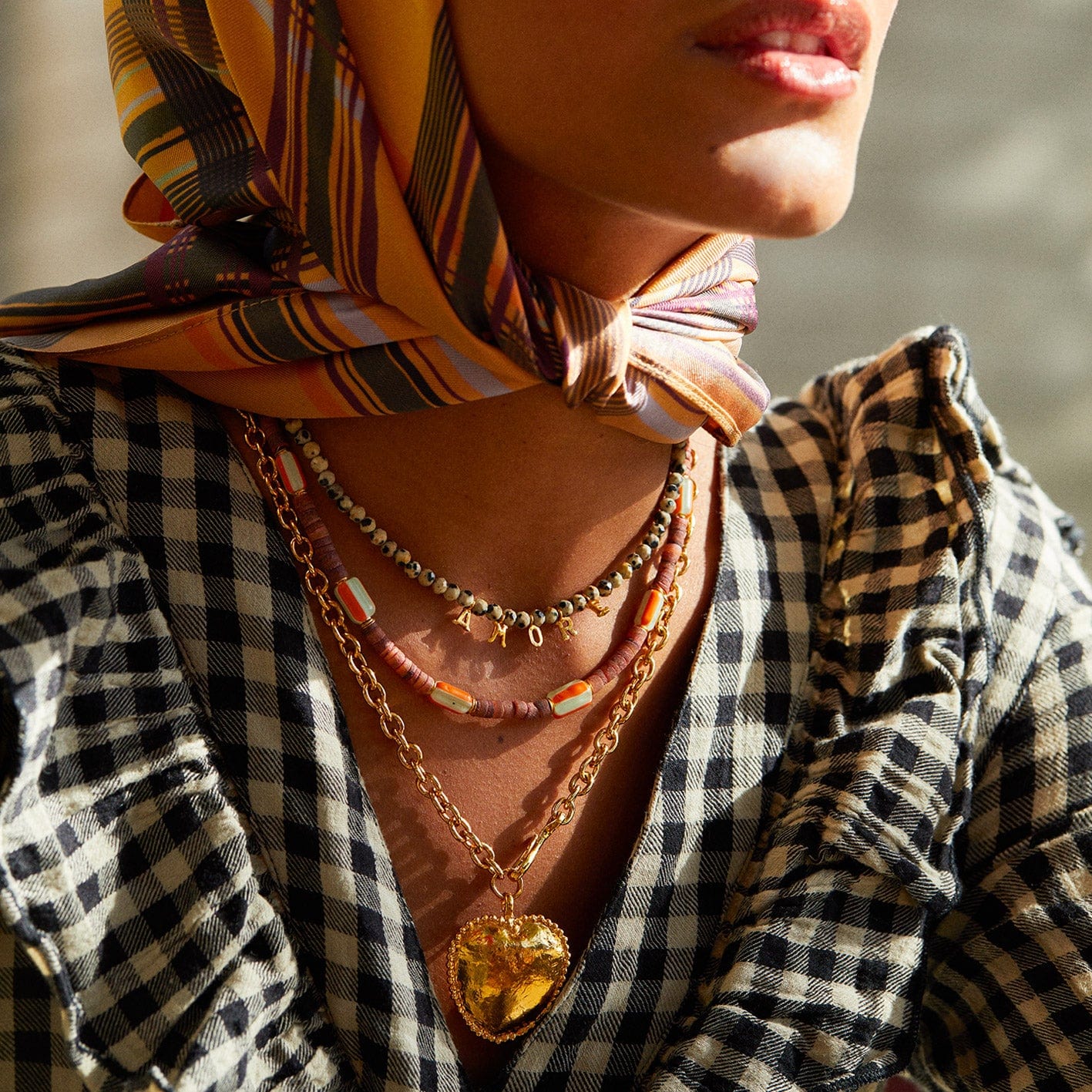 Elise Tsikis Paris Collier Esedra - archive