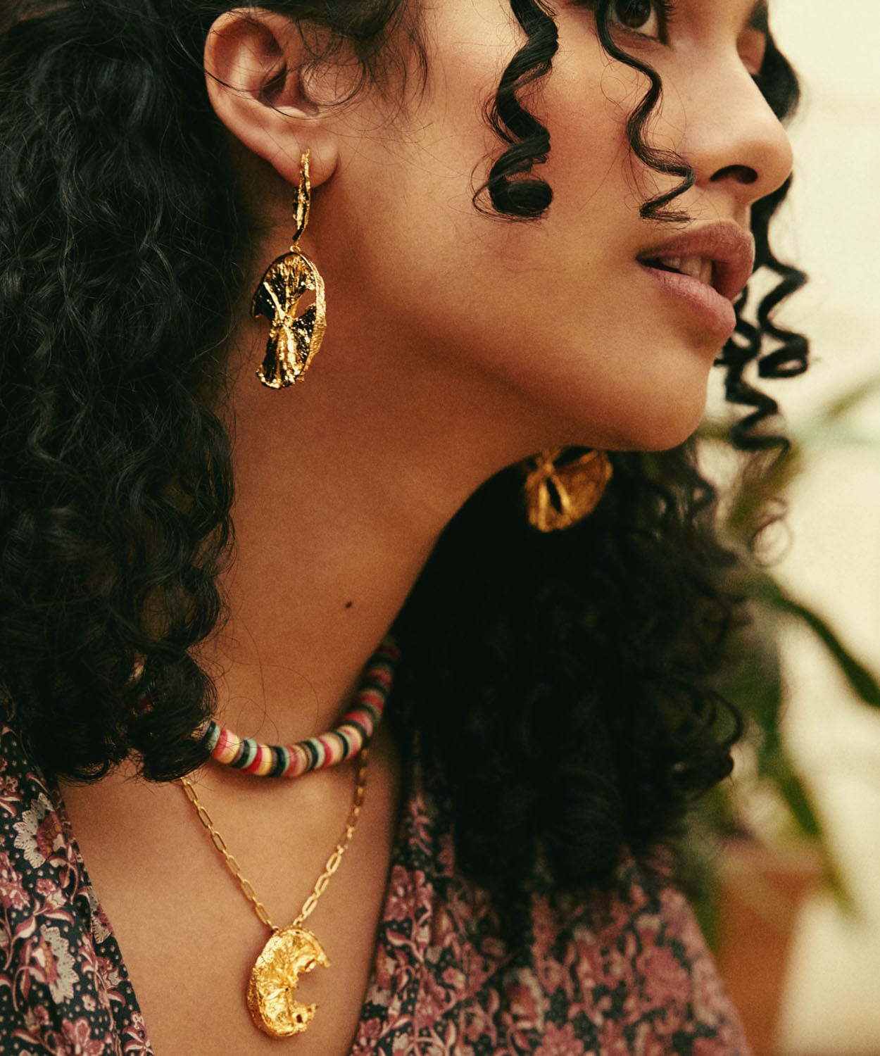 Elise Tsikis Paris Collier Perea - archive