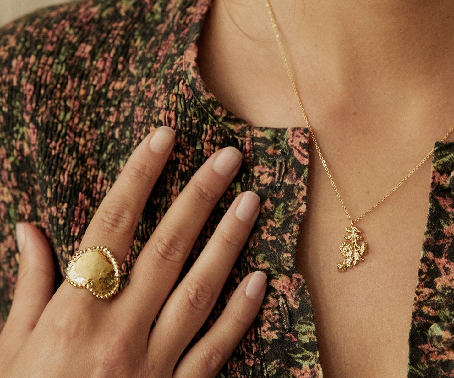 Elise Tsikis Paris Collier Sienne - archive